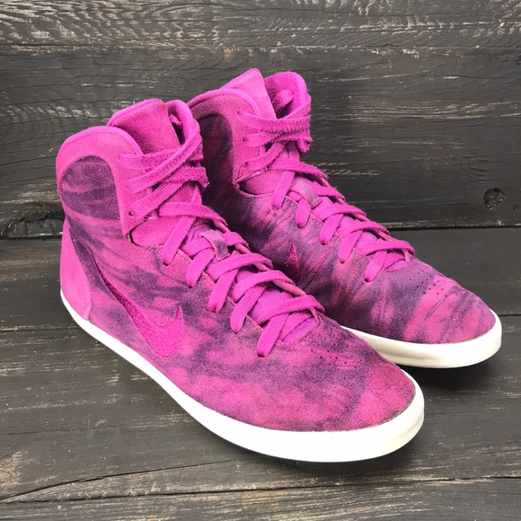 Nike Shoes - Nike Women’s Hyperclave Lite High Tops Size 9